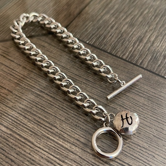 Vintage Silver-tone Chain Link Bracelet with H Initial Charm with Toggle Clasp - Picture 12 of 13